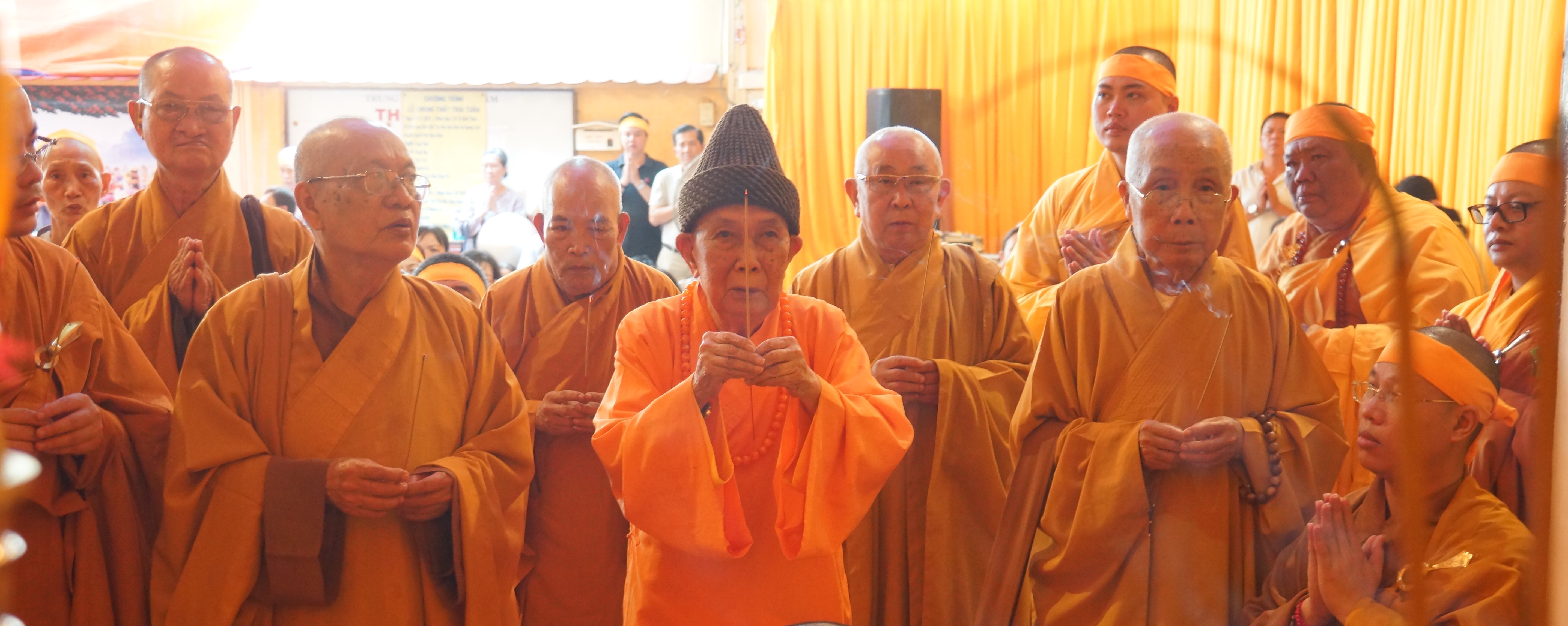 chu ton duc niem huong.jpg